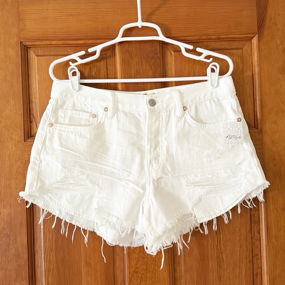 NWT FREE PEOPLE shorts size 29 white distressed jean Loving Good Vibrations